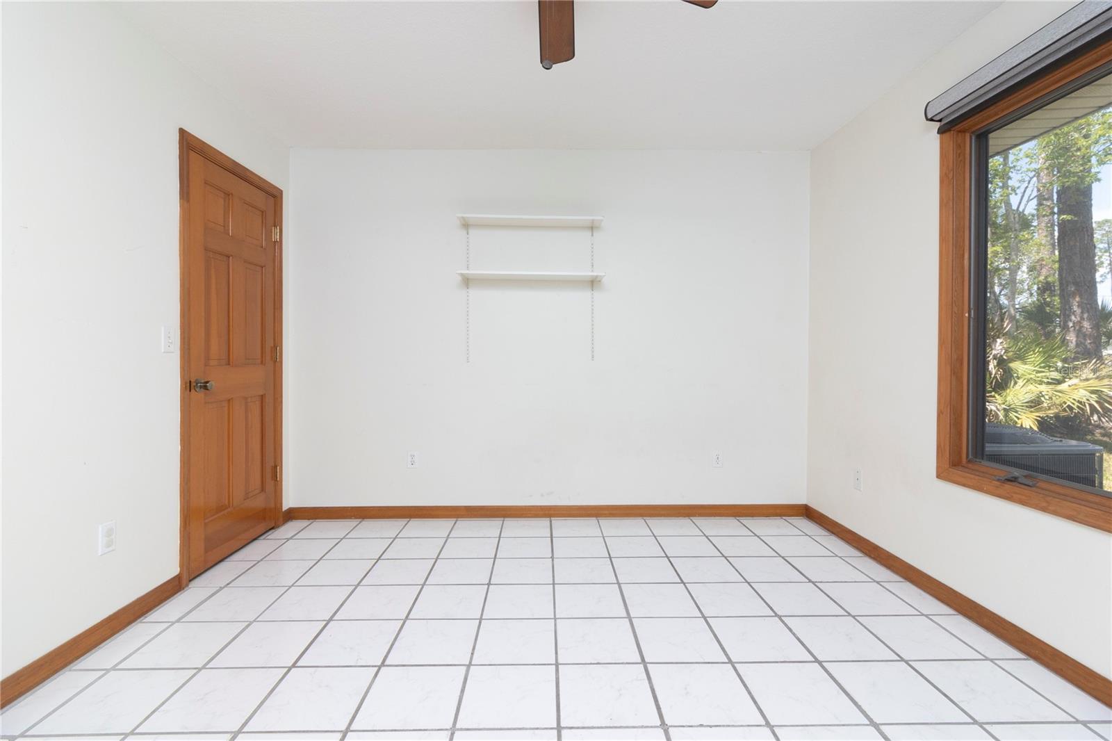 19 ZIRCON CT