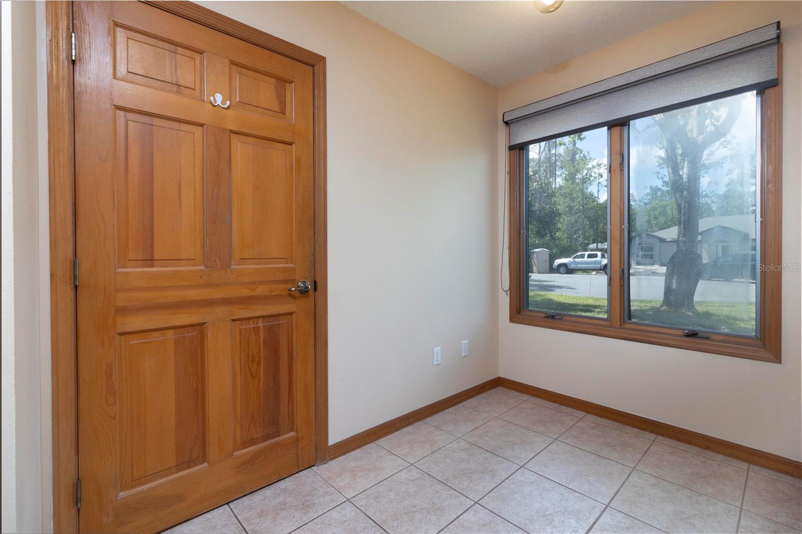 19 ZIRCON CT