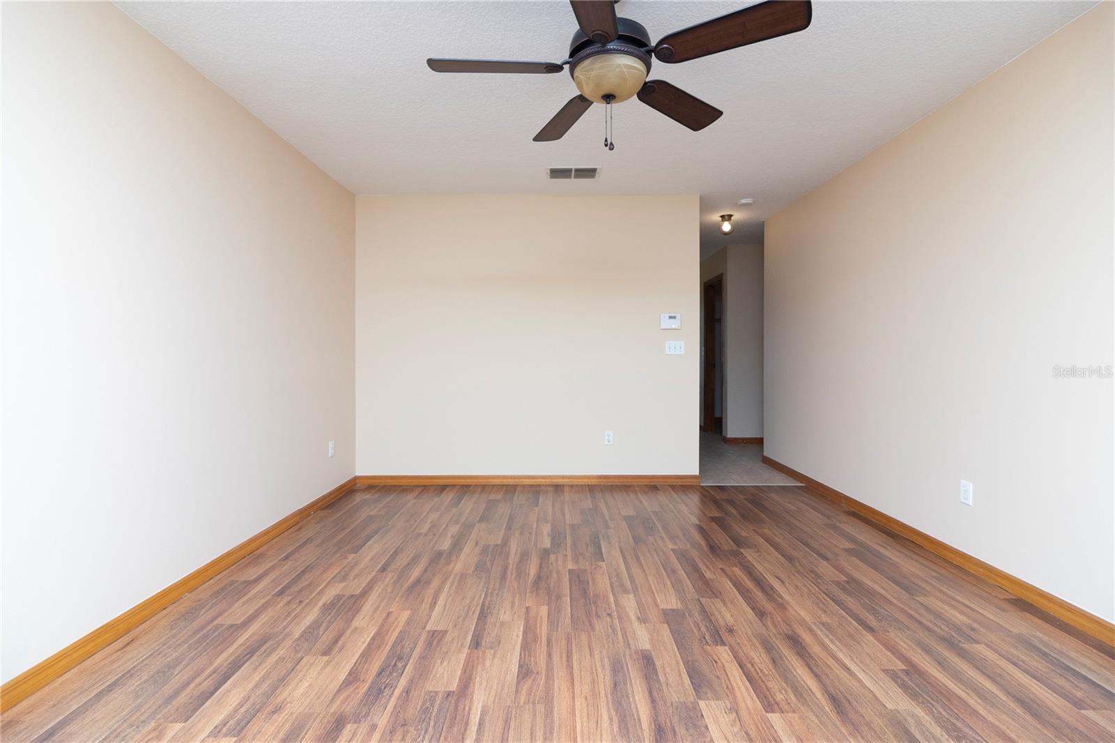 19 ZIRCON CT