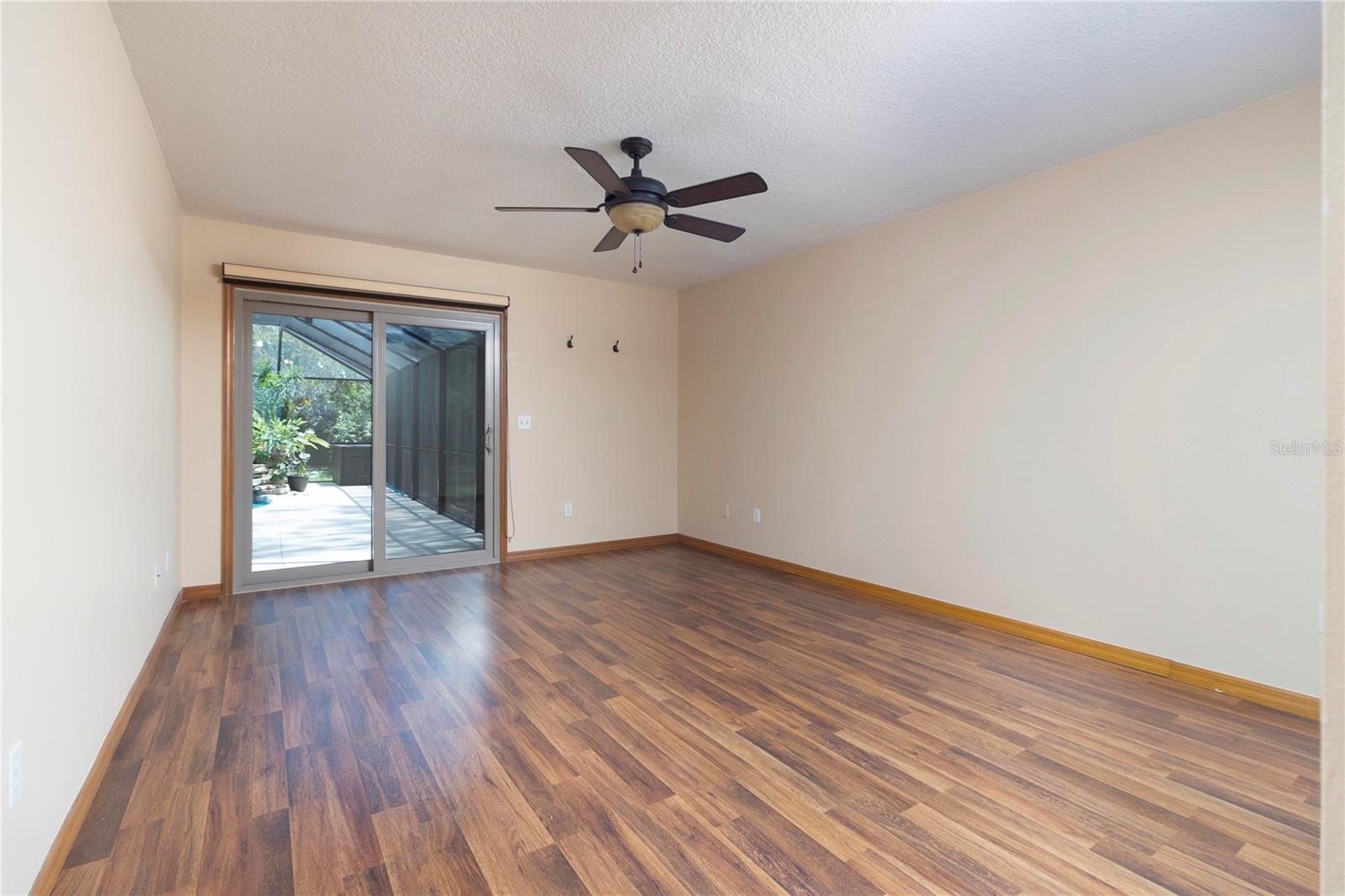 19 ZIRCON CT