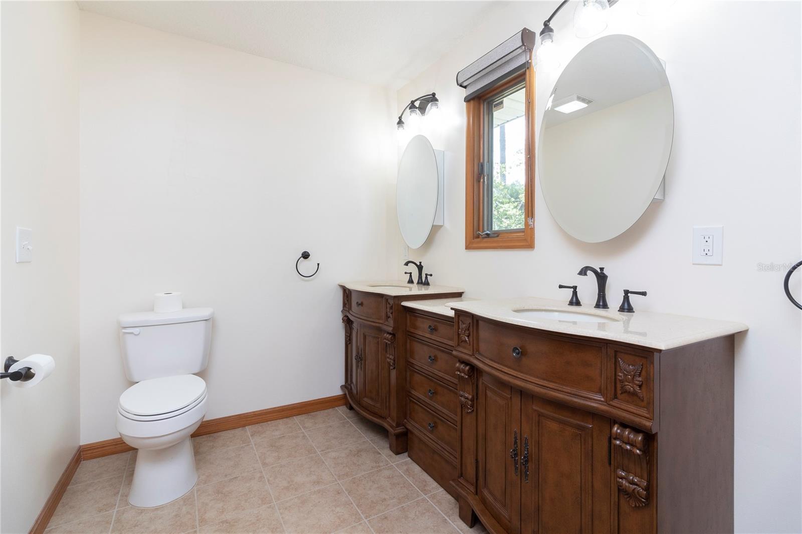 19 ZIRCON CT