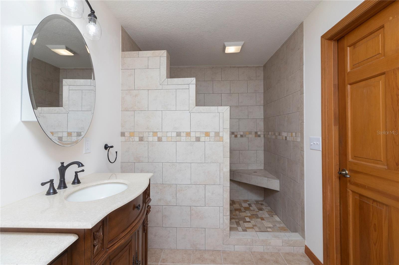 19 ZIRCON CT