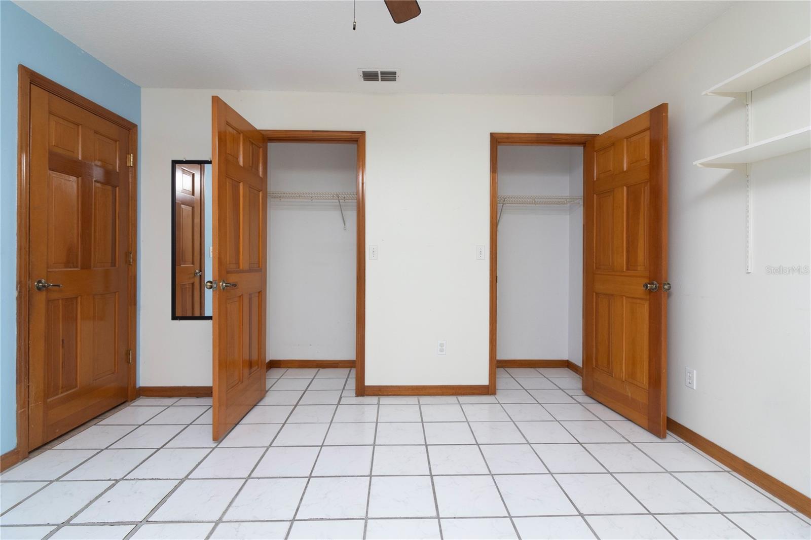 19 ZIRCON CT