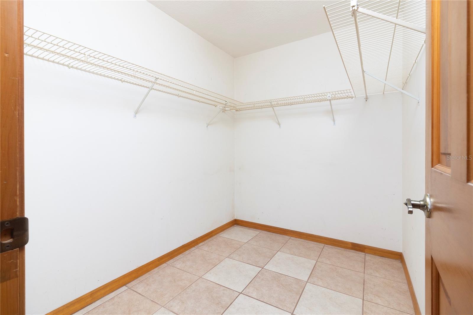 19 ZIRCON CT
