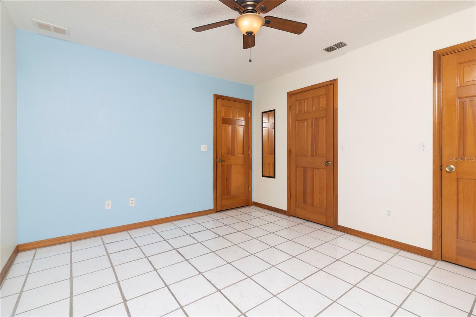 19 ZIRCON CT