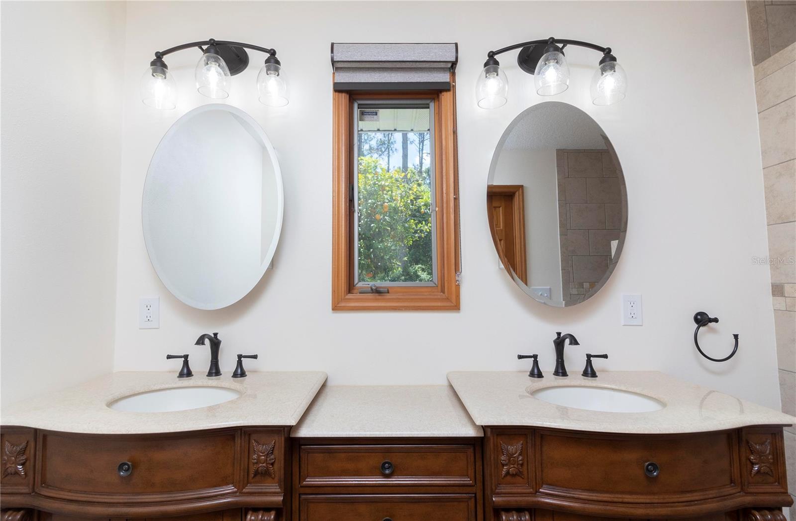 19 ZIRCON CT