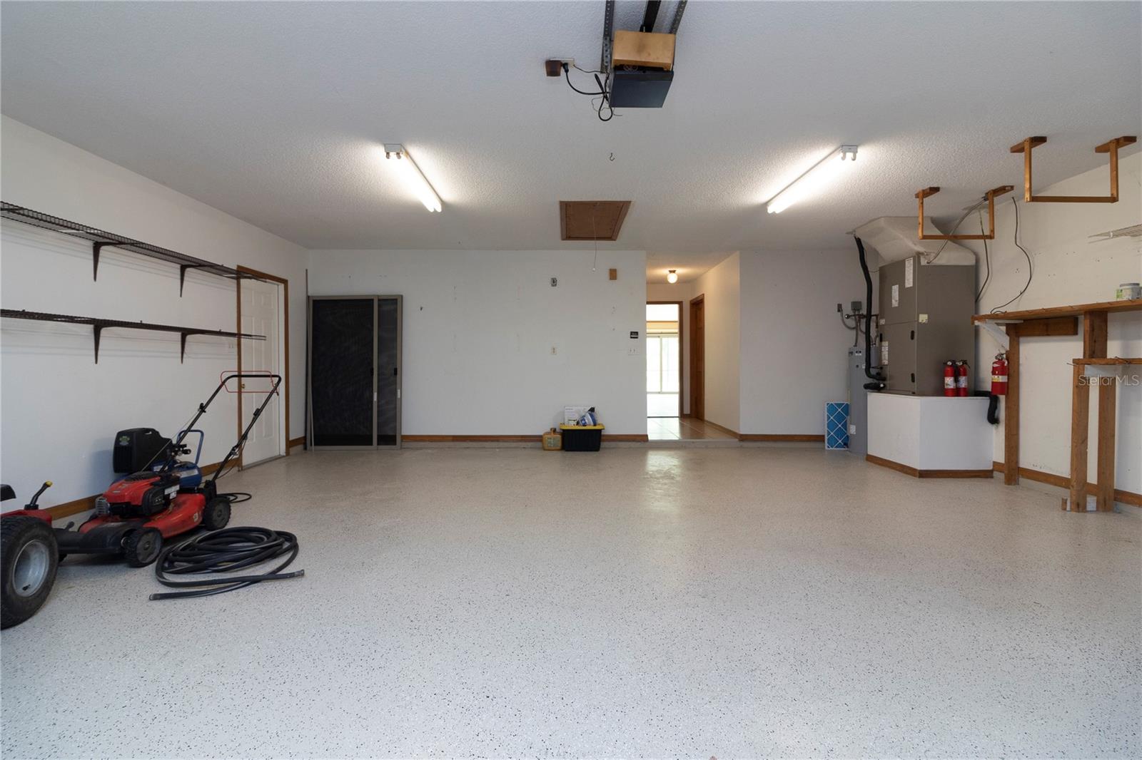 19 ZIRCON CT