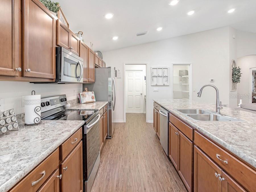 775 BENTLEY NORTH LOOP