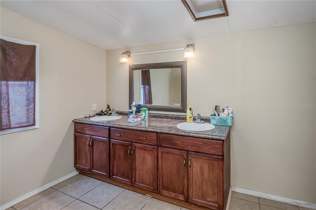 2507 DALE ANN DR