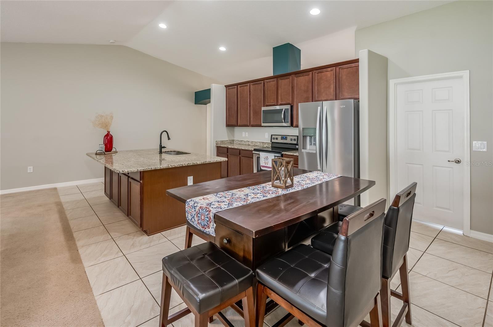 2890 DETACHED CIR SE