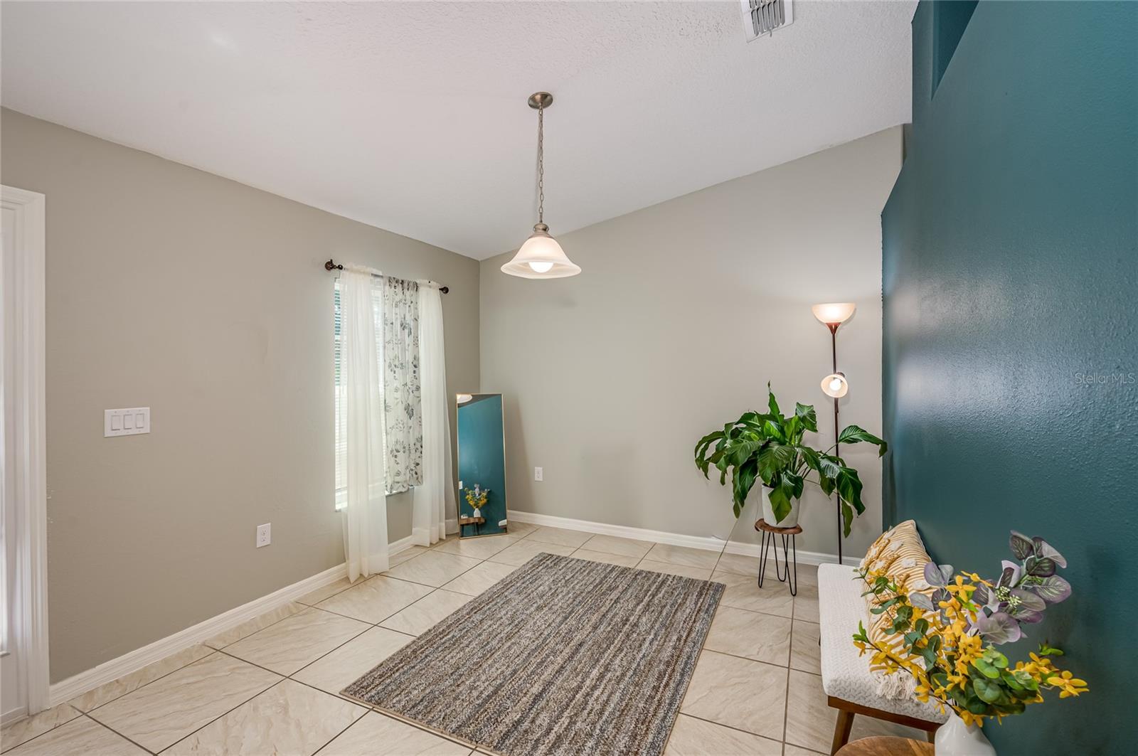 2890 DETACHED CIR SE