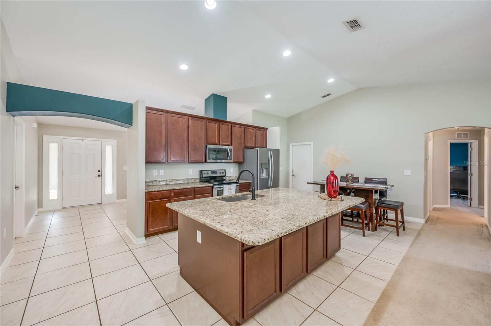 2890 DETACHED CIR SE