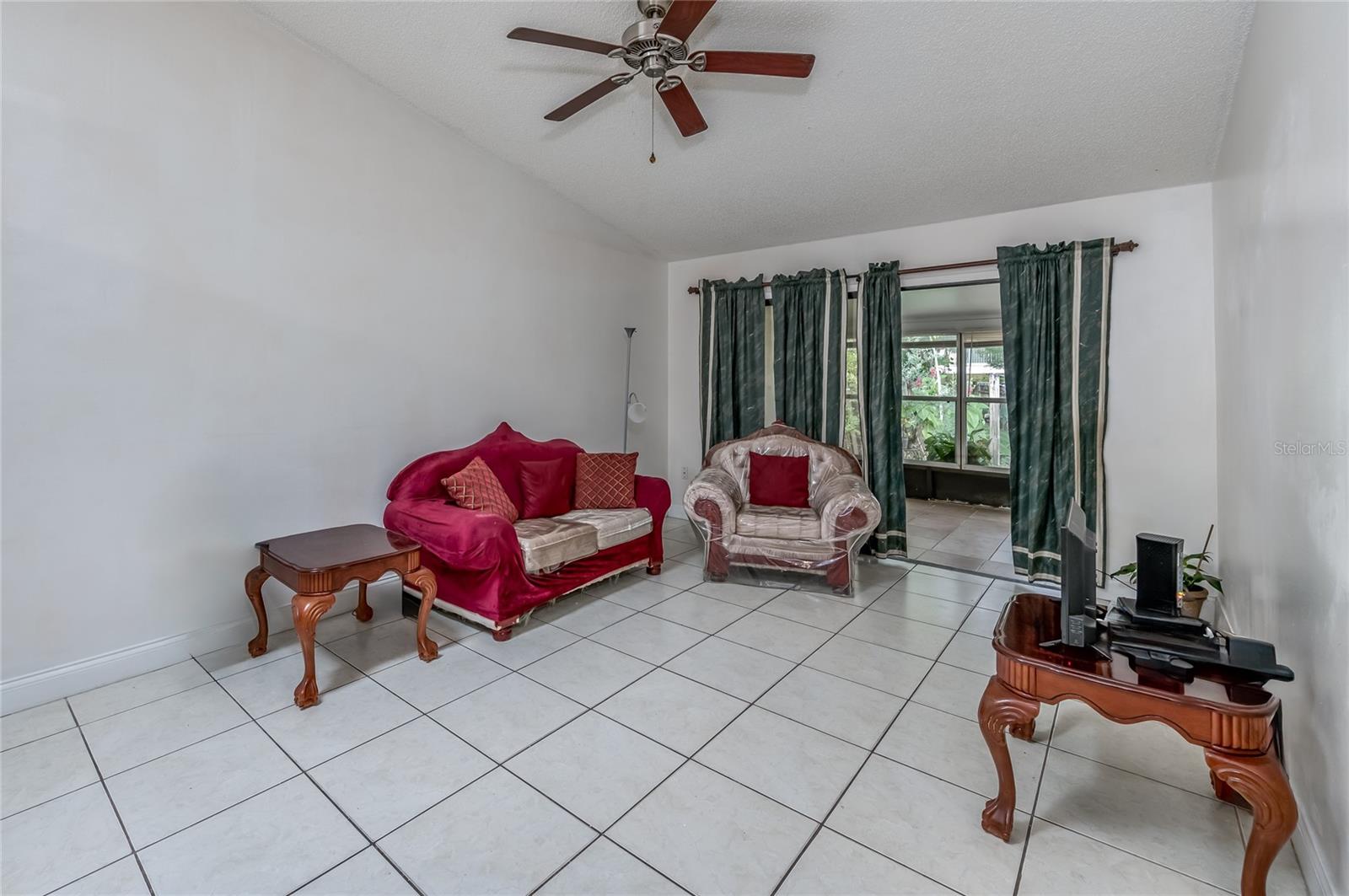 9845 RIVER CREST CT