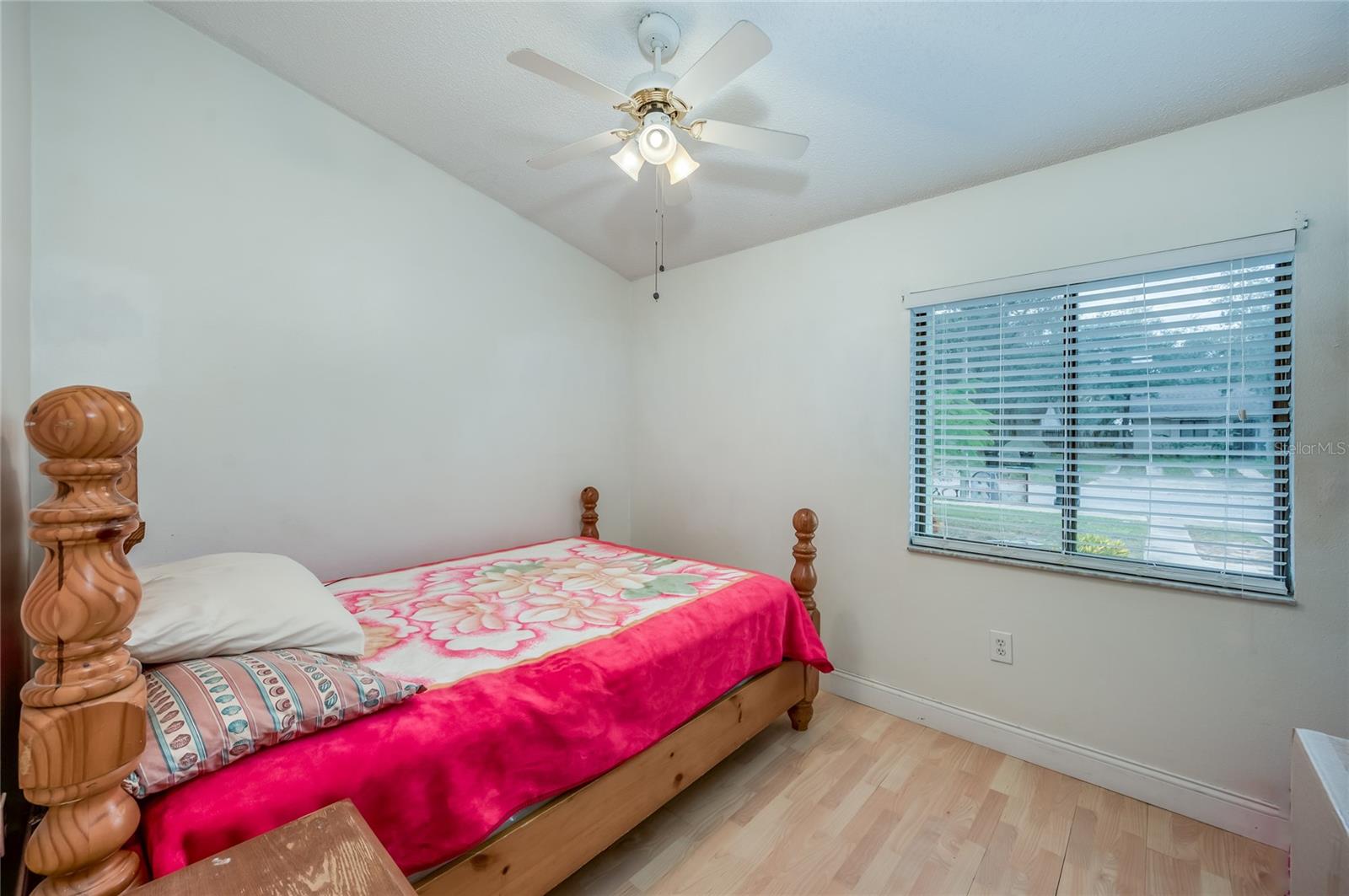 9845 RIVER CREST CT