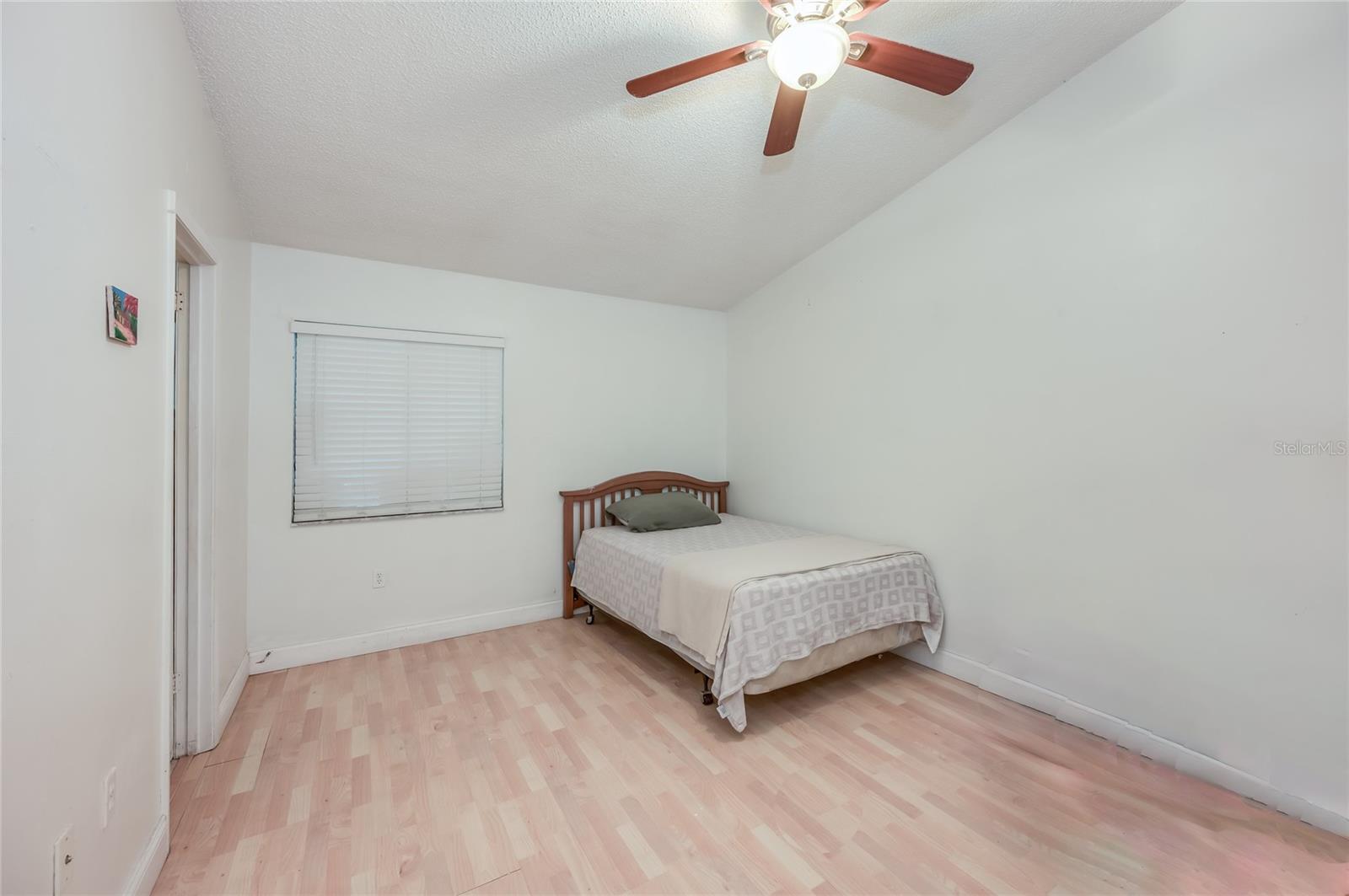 9845 RIVER CREST CT