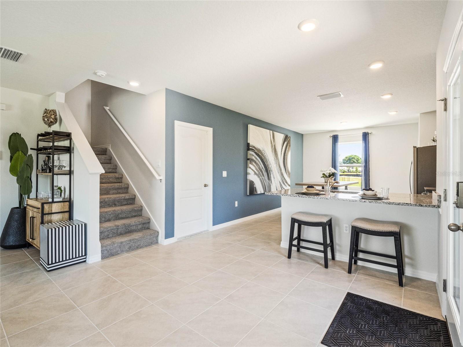 2718 SILVER CANOE DR