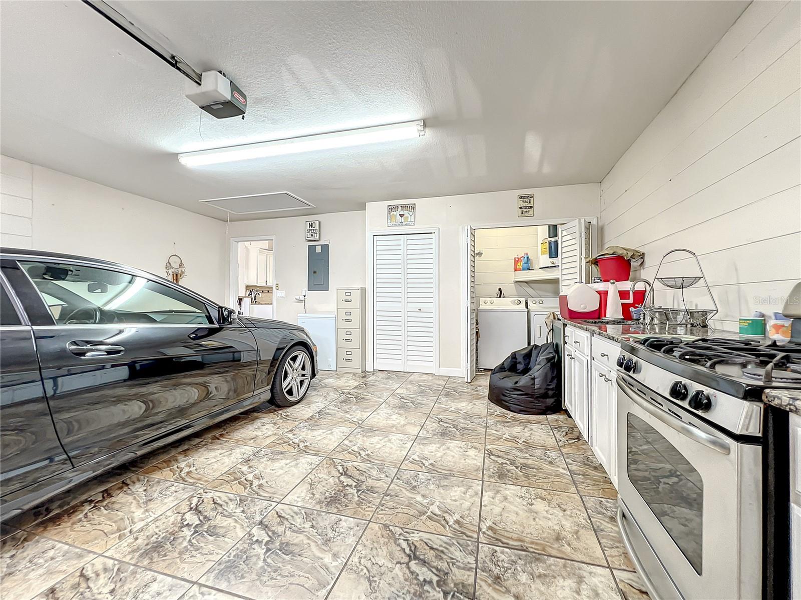 138 SEABREEZE CIR