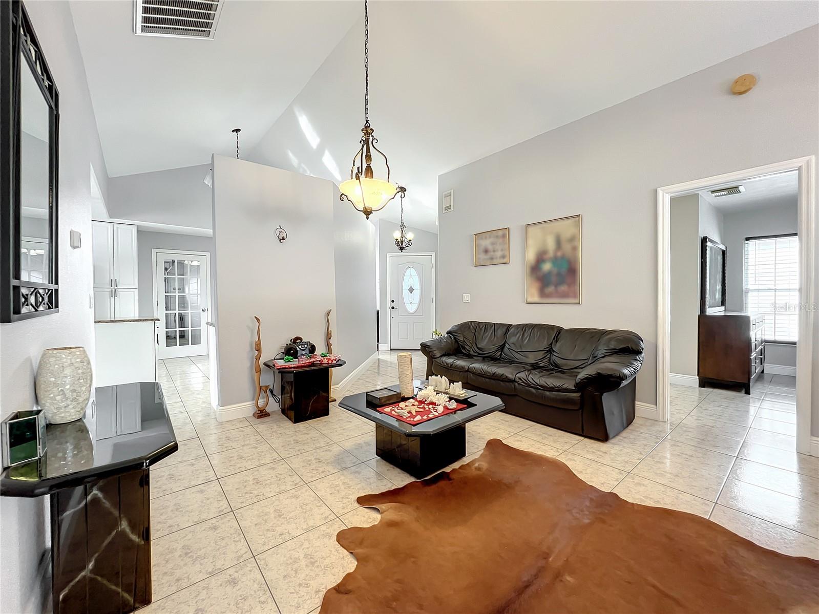 138 SEABREEZE CIR