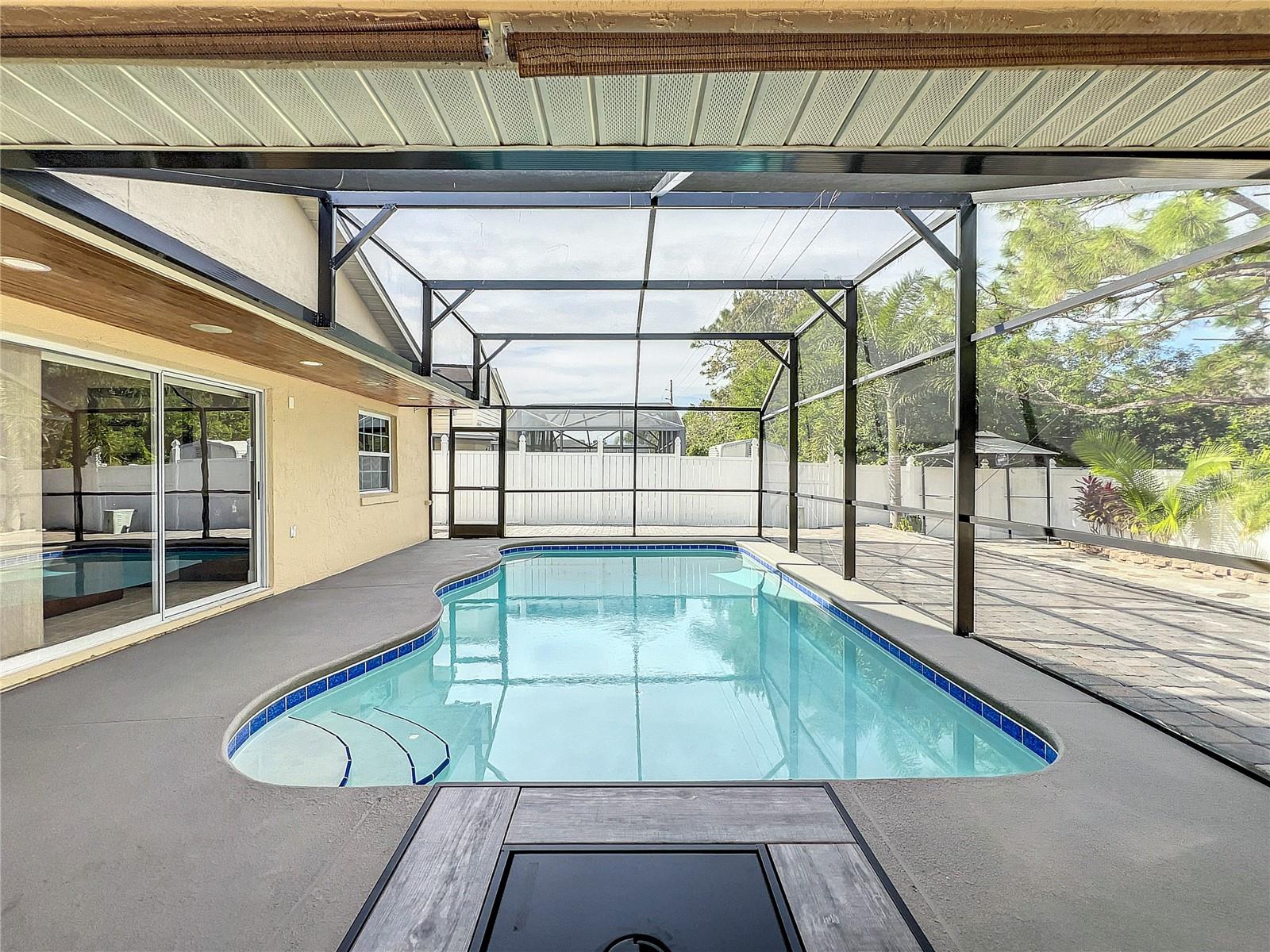 138 SEABREEZE CIR