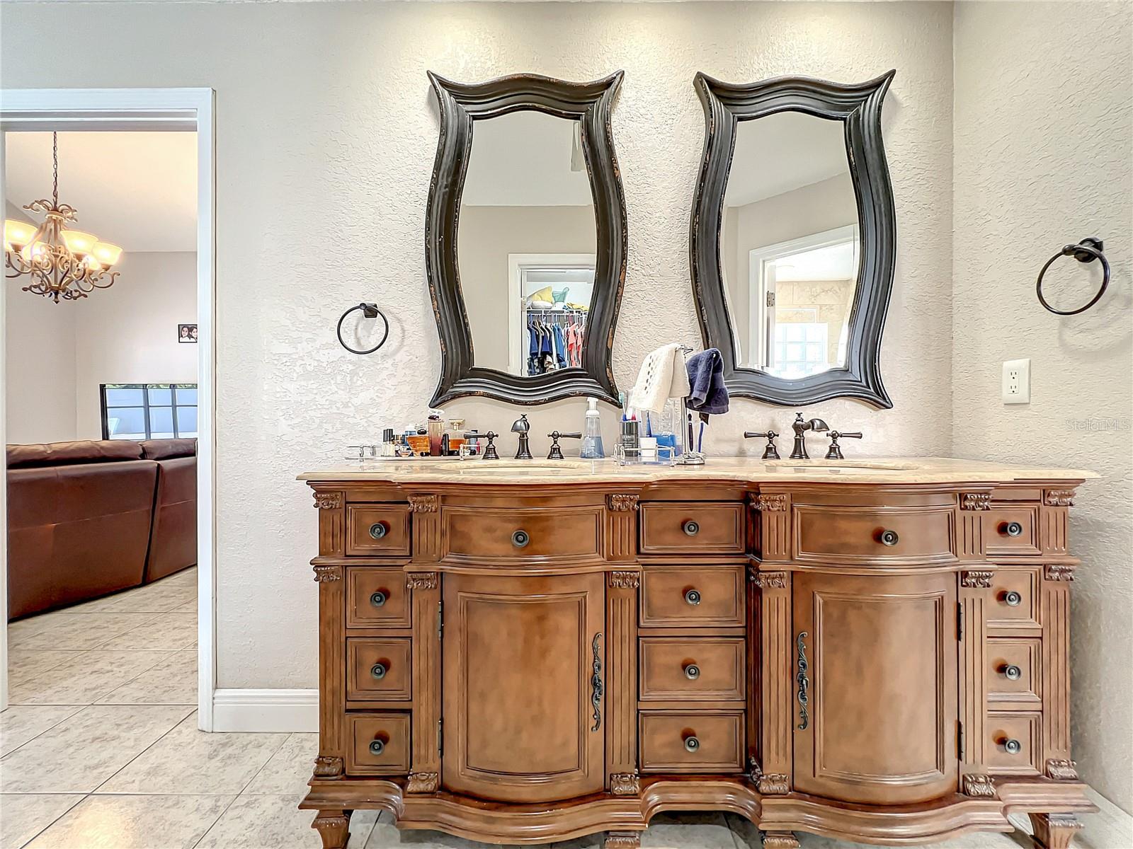 138 SEABREEZE CIR