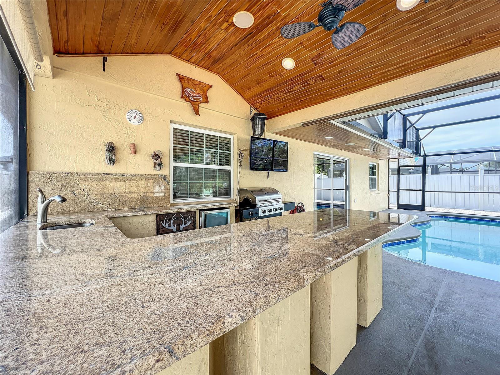 138 SEABREEZE CIR