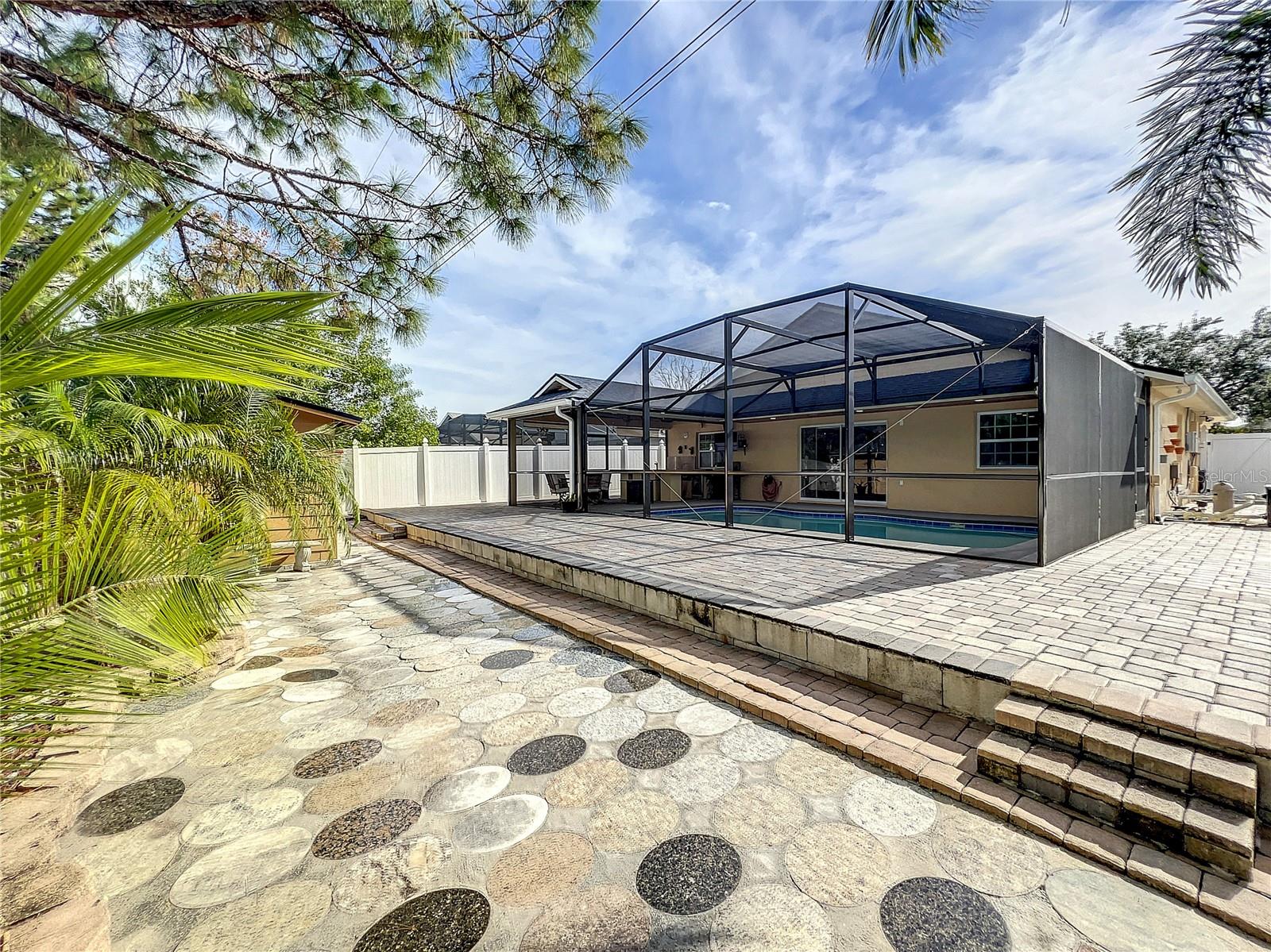 138 SEABREEZE CIR
