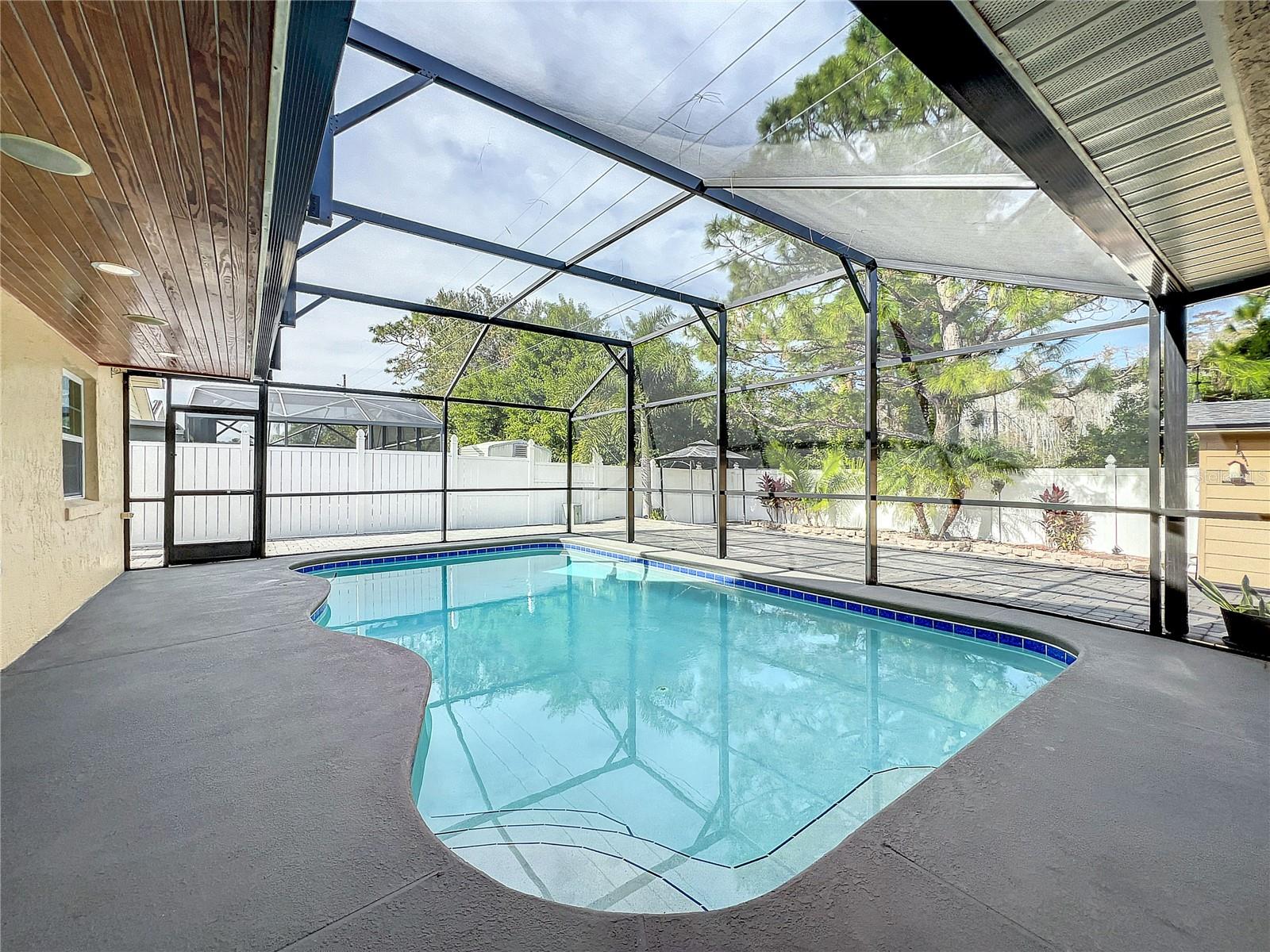 138 SEABREEZE CIR