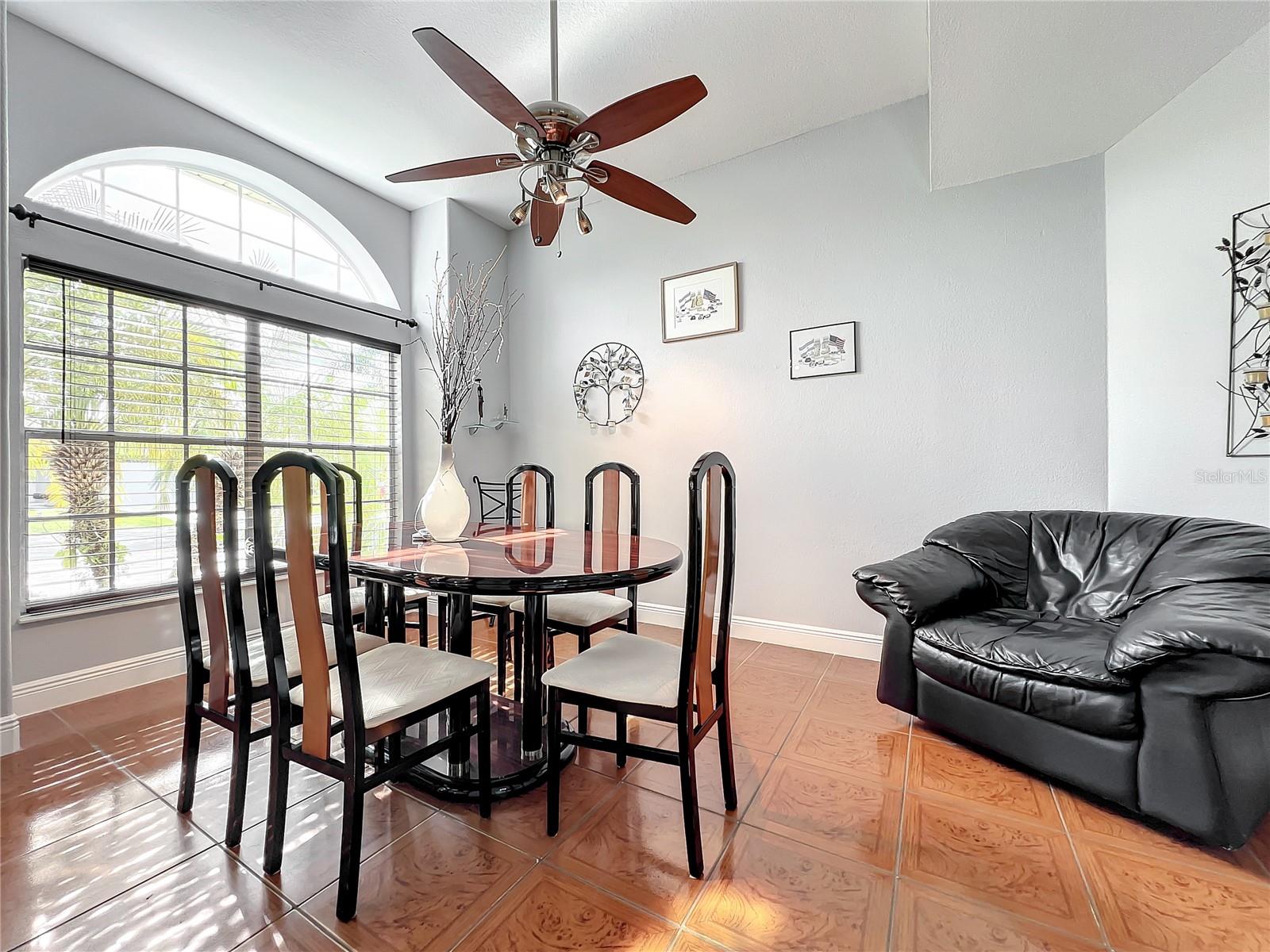 138 SEABREEZE CIR