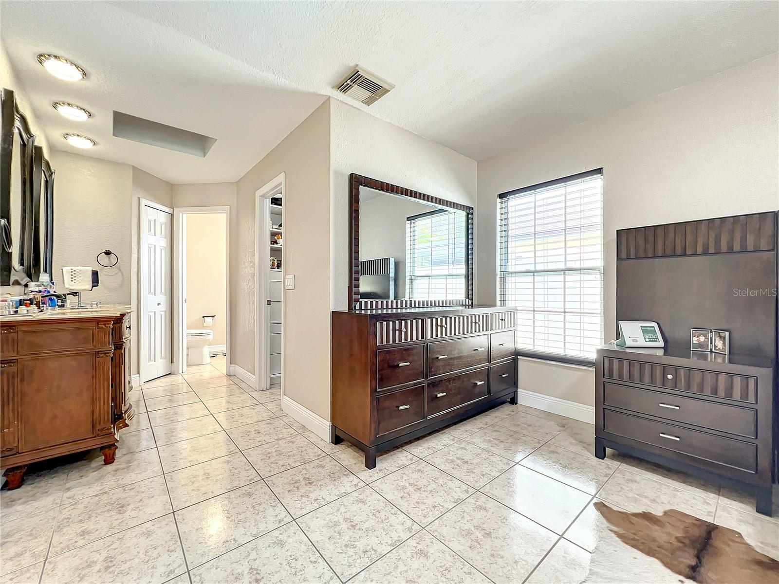 138 SEABREEZE CIR