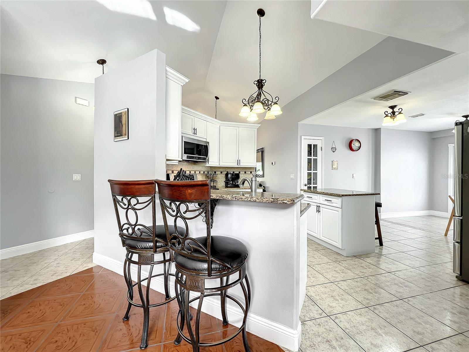 138 SEABREEZE CIR