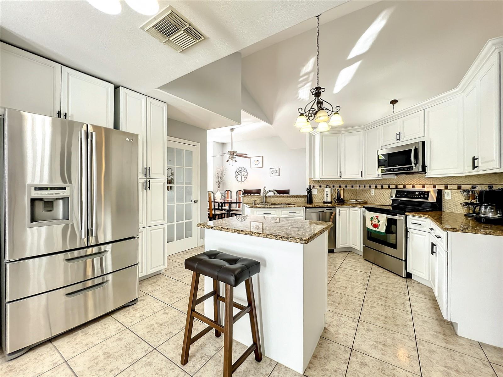 138 SEABREEZE CIR