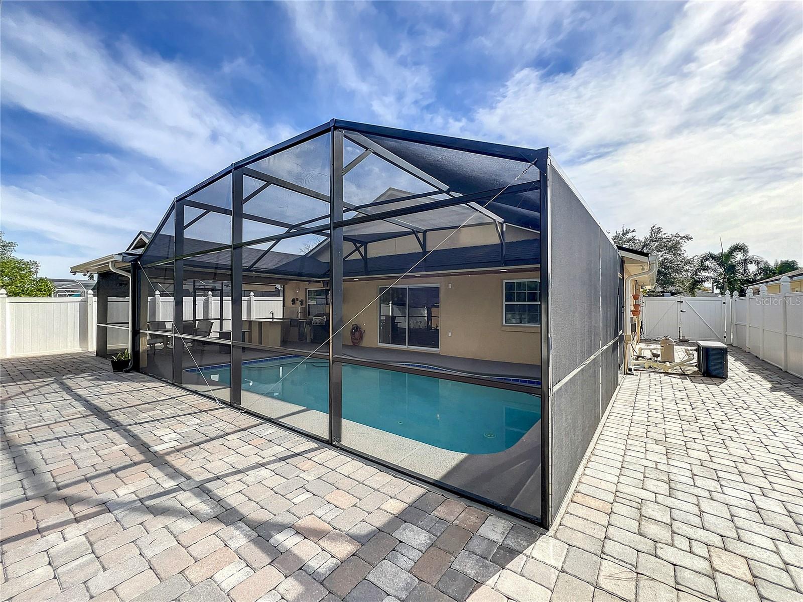 138 SEABREEZE CIR