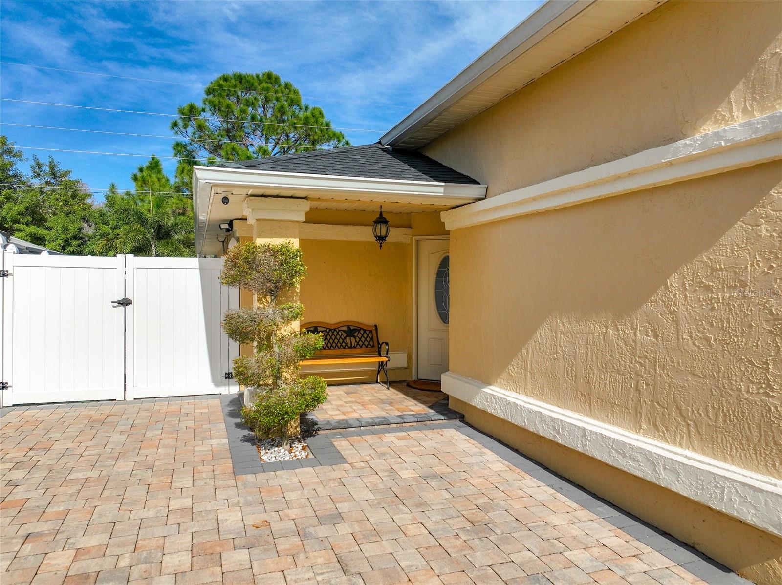 138 SEABREEZE CIR