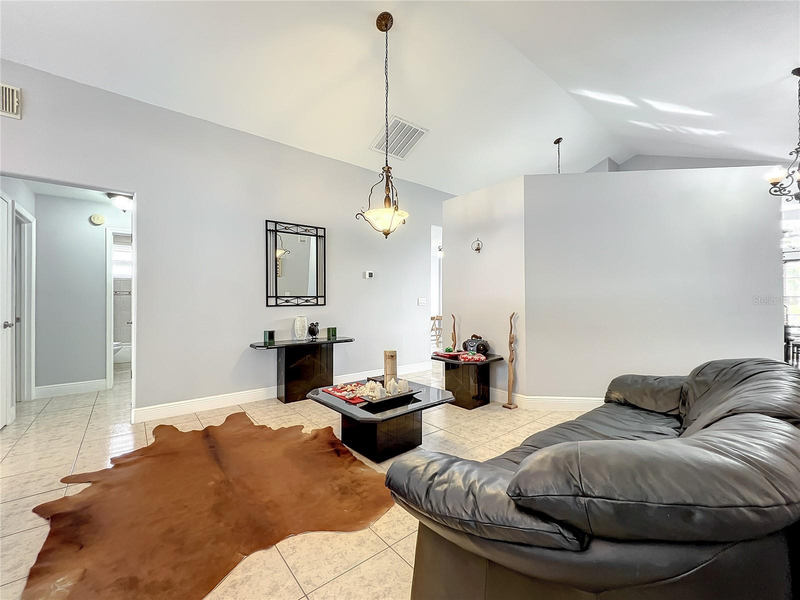 138 SEABREEZE CIR