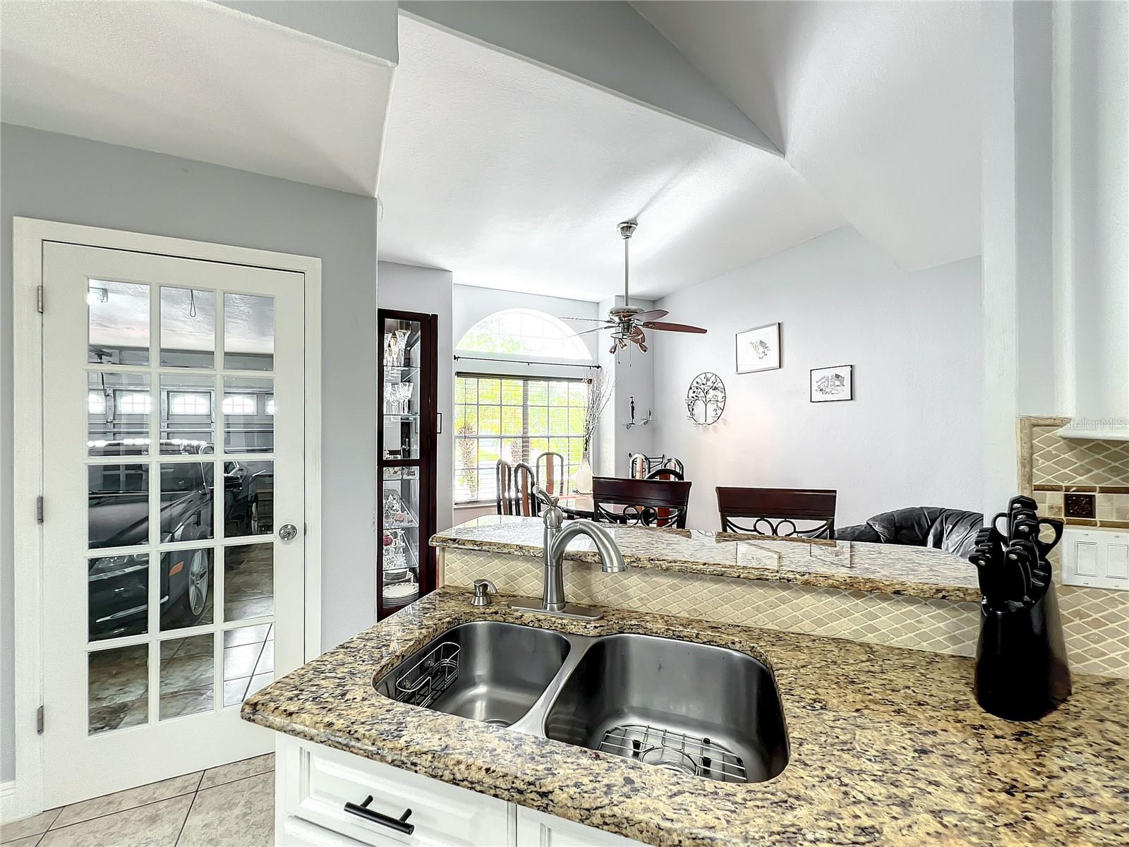 138 SEABREEZE CIR