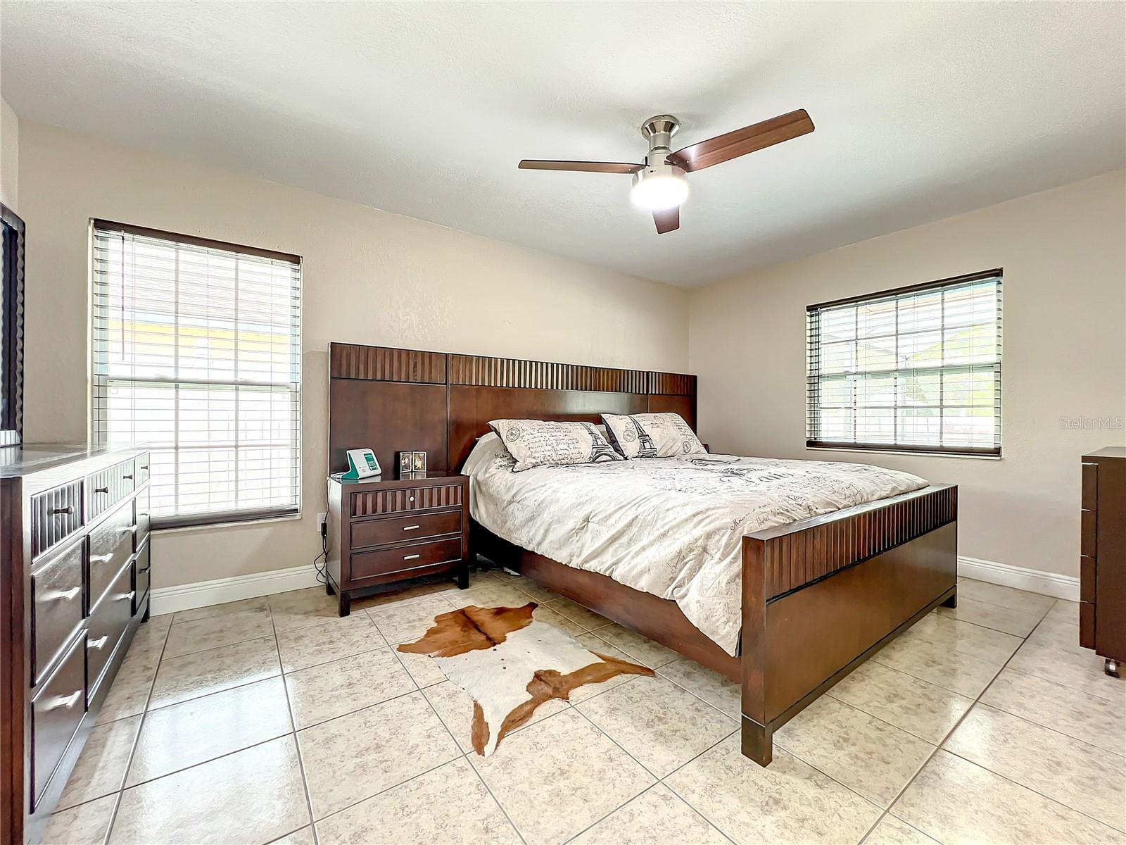 138 SEABREEZE CIR