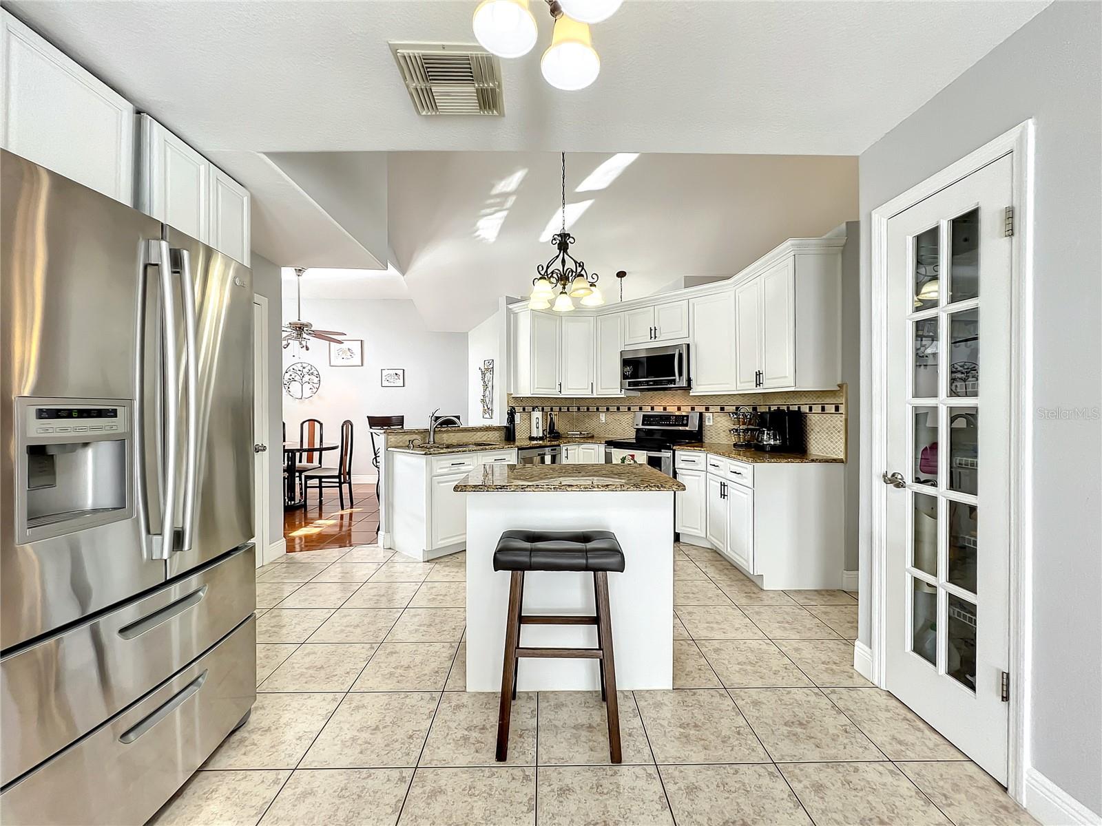 138 SEABREEZE CIR