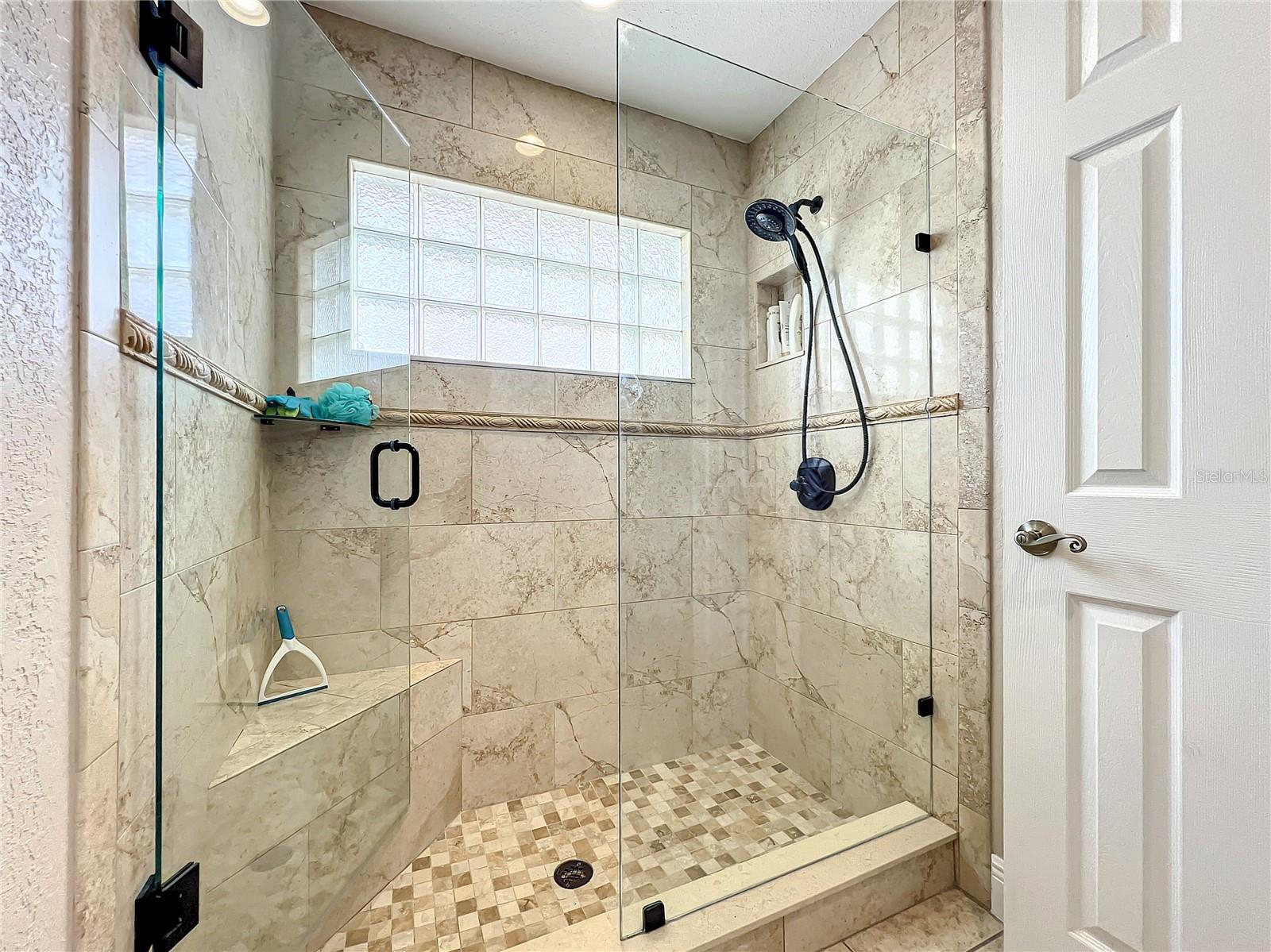 138 SEABREEZE CIR