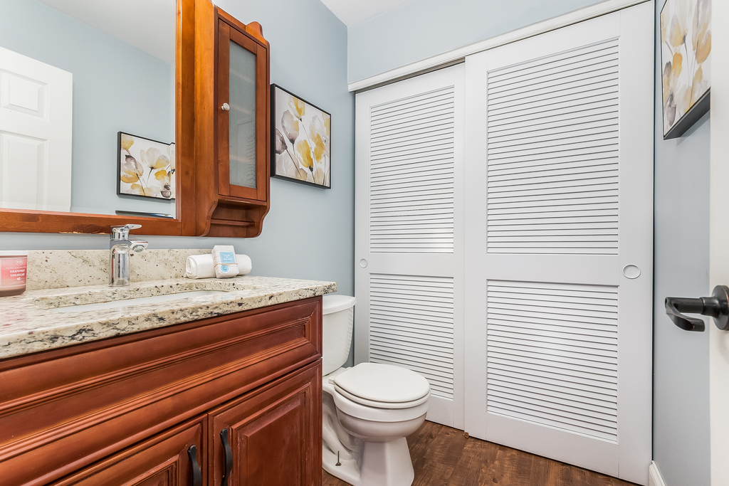 1862 N Wentworth Circle