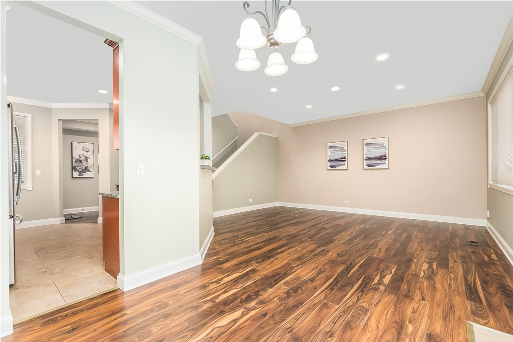 1862 N Wentworth Circle