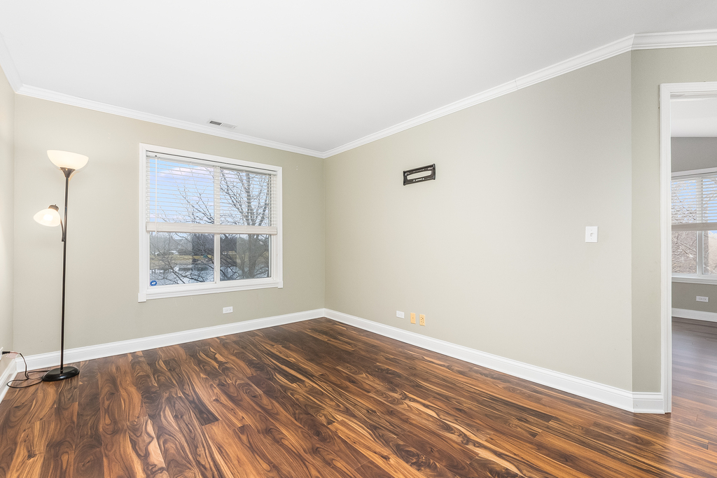 1862 N Wentworth Circle