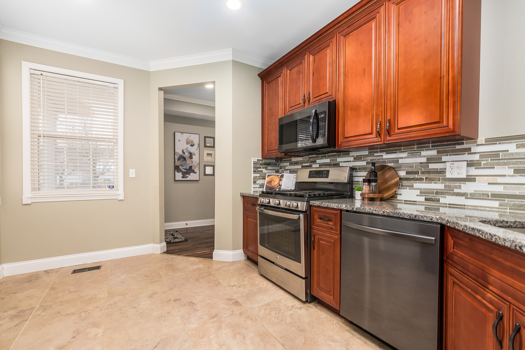 1862 N Wentworth Circle