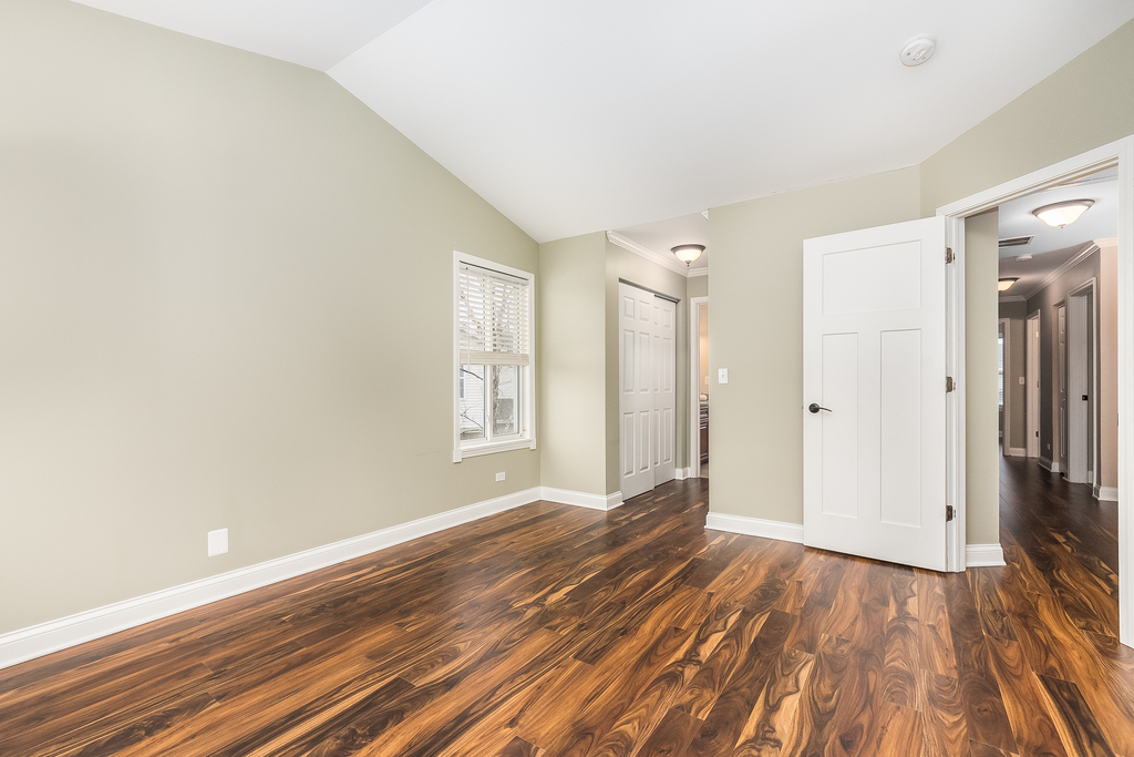 1862 N Wentworth Circle