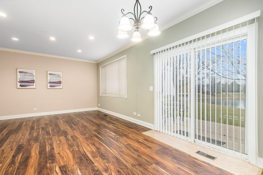 1862 N Wentworth Circle