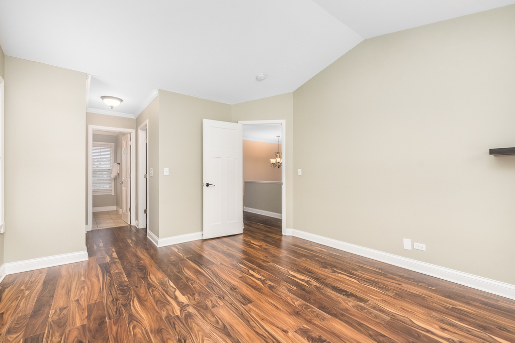 1862 N Wentworth Circle