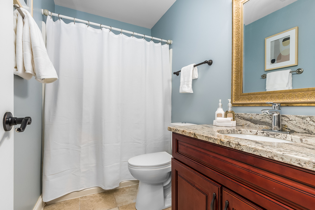 1862 N Wentworth Circle