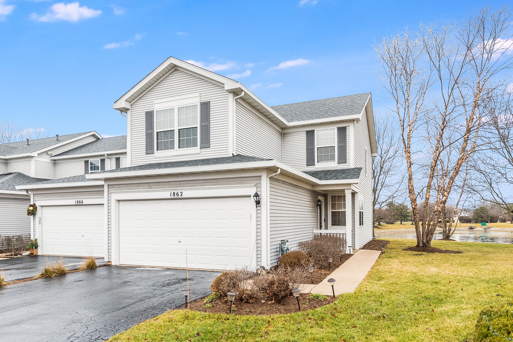 1862 N Wentworth Circle