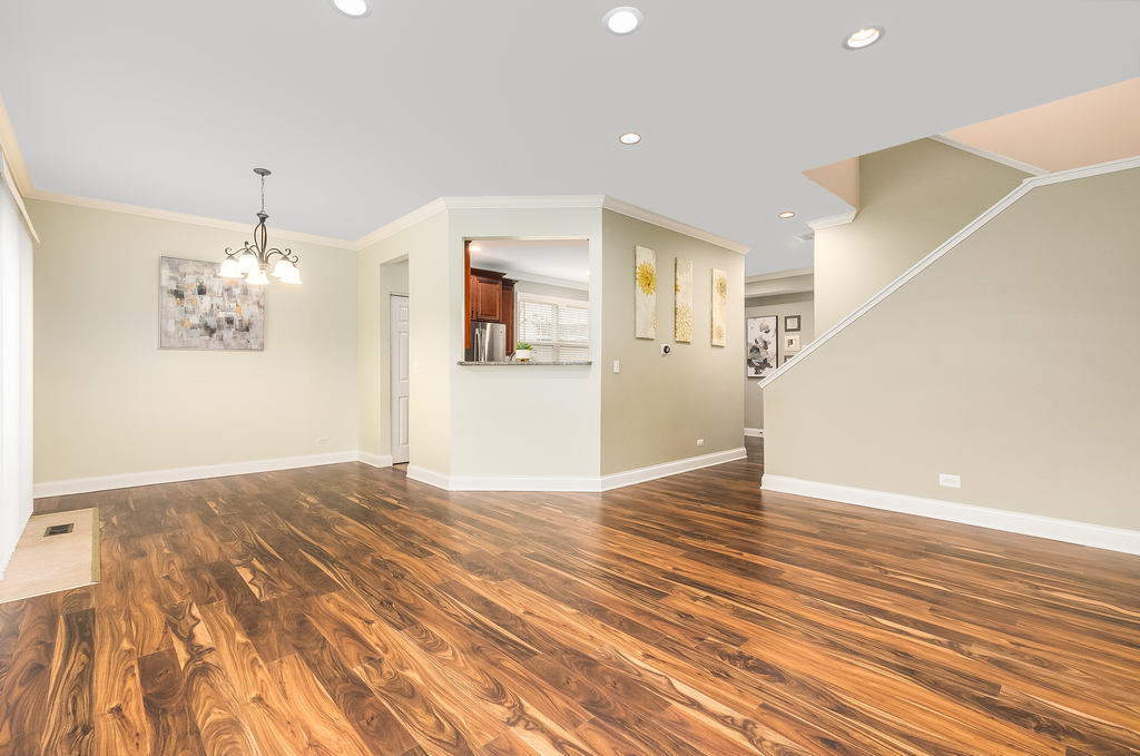 1862 N Wentworth Circle