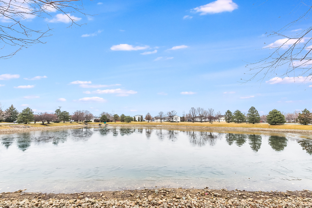 1862 N Wentworth Circle