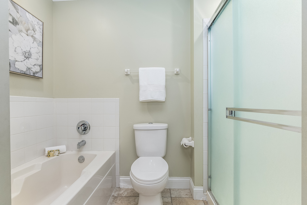 1862 N Wentworth Circle